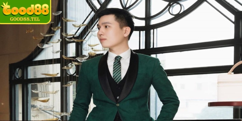 Phong cách quản trị linh hoạt của anh đề cao tính minh bạch và hiệu quả